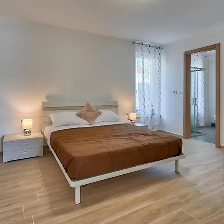 1 Holiday home