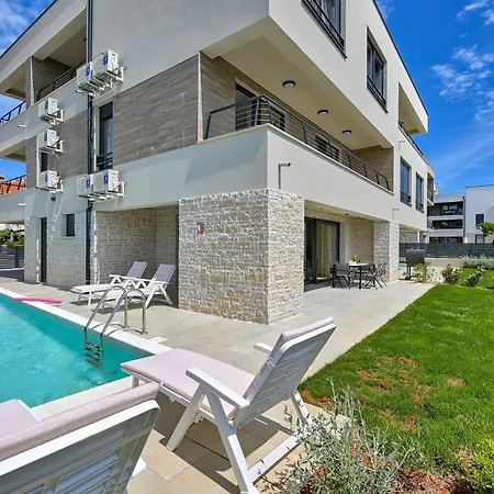 1 Holiday home