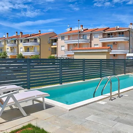Holiday home 1 *